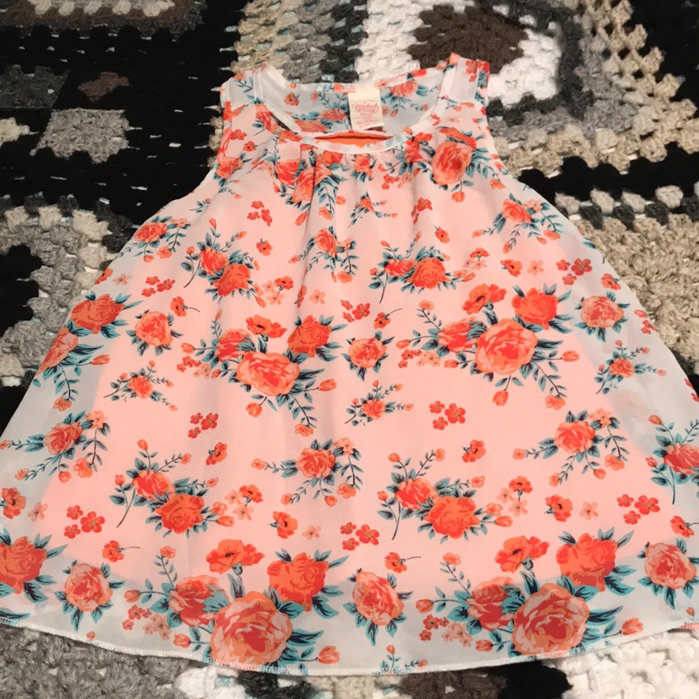 Flowy tank